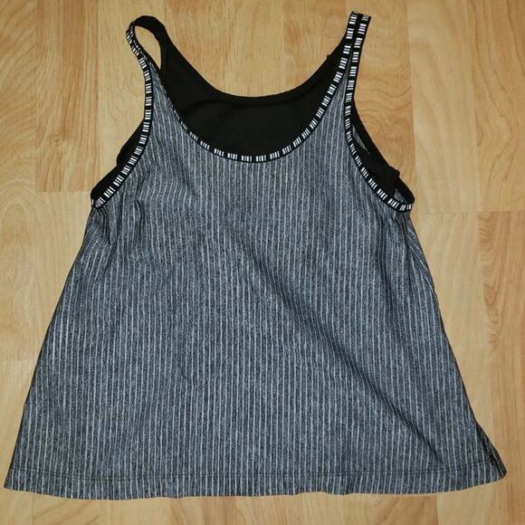 Nike Girl's MD 2-In-1 Dri-Fit Training Tank Top - Picture 6 of 6